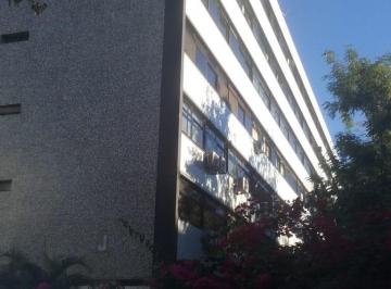Apartamento de 3 quartos, Brasília · Ap. de canto, vazado. C/Silvânia, (61) 99557-9631