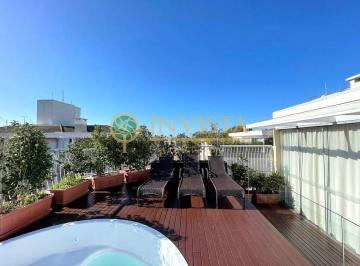 89ec0dfc3819921e0df89612e86f5564246d3e3a · Cobertura com 400 m², Vista Mar e 4 quartos na Praia do Campeche em Florianópolis.