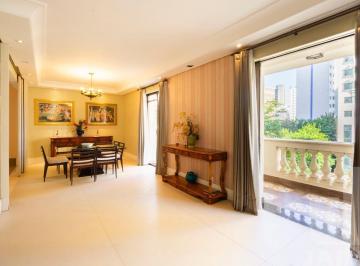 Apartamento · 267m² · 3 Quartos · 2 Vagas · Apartamento reformado de alto padrão na parte plana e arborizada de Higienópolis