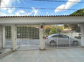 Casa · 220m² · 3 Quartos · 3 Vagas · Sobrado á venda no Horto Florestal - 3 dormitórios e 3 vagas !!