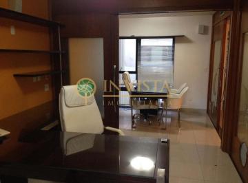 0bbb446507cb2be709ab207e0fdc561eba2b81f7 · Sala Comercial com 228m² e 2 vagas de garagem para locação no Centro de Florianópolis.