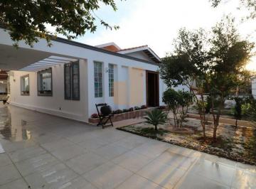 Casa · 300m² · 4 Quartos · 5 Vagas · Casa térrea, moderna e reformada com 4 dormitórios sendo 3 suítes  e 5 vagas - Pacaembu