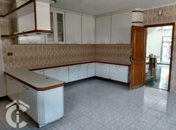 Casa · 242m² · 3 Quartos · 2 Vagas · Sobrado à venda, 3 dormitórios, 1 suíte , 242 m² - Água Rasa