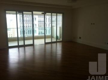 Apartamento · 190m² · 4 Quartos · 4 Vagas · Apartamento com 4 dormitórios sendo 2 suítes e 4 vagas em área nobre de Perdizes.