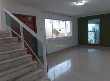 Casa · 165m² · 3 Quartos · 3 Vagas · Sobrado à venda na Água Fria, com churrasqueira, 3 dormitórios sendo 1 suíte, 3 vagas de garagem!
