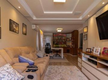Casa · 299m² · 3 Quartos · 4 Vagas · Localizada em rua tranquila, arborizada e fechada com portaria 24 horas.