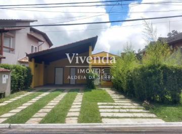 Casa · 215m² · 4 Quartos · 4 Vagas · Oportunidade! Casa térrea em condomínio com 4 dormitórios e piscina.