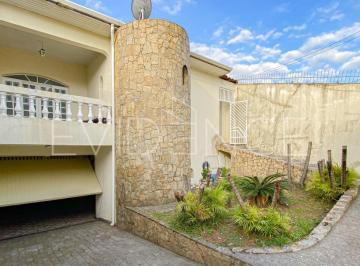 Casa · 450m² · 3 Quartos · 6 Vagas · Casa Assobradada com Piscina/Churrasqueira!! 450 m²