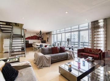 Apartamento · 470m² · 4 Quartos · 3 Vagas · Cobertura Duplex ampla e reformada, piscina aquecida, sauna, 4 dormitórios sendo 2 suítes e 3 vagas
