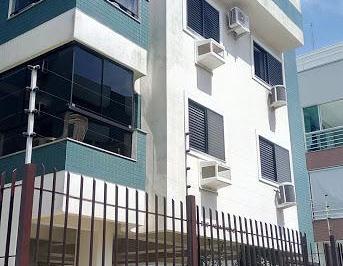 Apartamento de 3 quartos, Florianópolis ·  Cobertura na quadra mar.