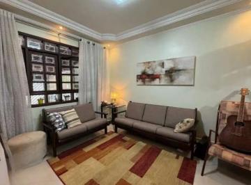 Photo 1 · Casa térrea reformada com área gourmet e 3 dormitórios (1 suíte) à venda no Bair