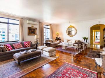 Apartamento · 200m² · 3 Quartos · 1 Vaga · Apartamento com 3 dormitórios sendo 1 suíte, sala 3 ambientes e 1 vaga em Higienópolis.