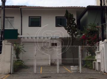 Casa · 187m² · 2 Vagas · **Imperdível Oportunidade no Coração de Indianópolis!**