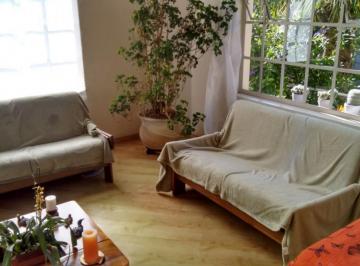 Casa · 325m² · 4 Quartos · 5 Vagas · Essa casa tem um quintal com um jardim e planta frutifa como coco, laranja,mexirica, e mais outras .
