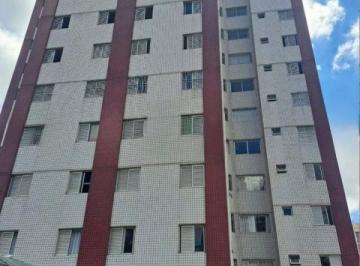 v6694a.jpg · Apartamento à venda no Centro com 2 quartos