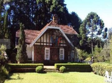 Casa · 400m² · 5 Quartos · Lindissima Casa em Campos do Jordão na Vila Silvia com belissima  vista !!