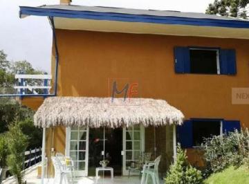 Casa · 220m² · 4 Quartos · Lindissima casa em Condominio Campos do Jordão / SP - Recanto do Fojo