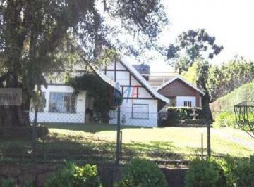 Casa · 450m² · 5 Quartos · Lindíssima Casa em Capivari Campos do Jordão com casa de caseiro e 6 vagas