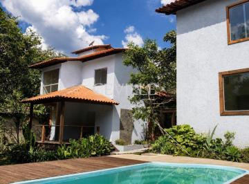 Casa · 180m² · 4 Quartos · 5 Vagas · Casa 4 quartos, sendo 02 suíte, condomínio fechado em Casa Branca