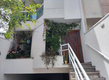 Photo 1 · Sobrado à venda em Vila Gilda, Santo André – 288m² de área construída -4 quartos