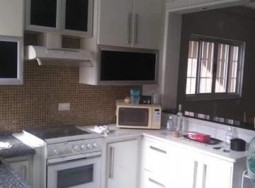 Casa · 193m² · 3 Quartos · 2 Vagas · Sobrado à venda em Vila América, Santo André – 3 quartos, 2 vagas, financiamento e permuta