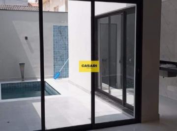 Casa · 180m² · 3 Quartos · 4 Vagas · Sobrado de Alto Padrão com Piscina e 3 Suítes no Jardim Maria Adelaide