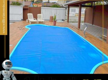 Casa · 158m² · 5 Quartos · 2 Vagas · 03 Casas em Terreno Amplo! Imóvel com Piscina Aque