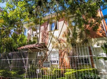 Casa · 312m² · 7 Quartos · 3 Vagas · Casa, 7 dormitórios, 312.97 m², em Petrópolis