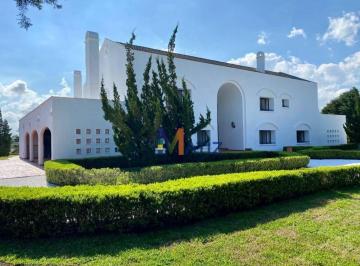 77f00895046acc84f00b64d8757dbb1999cd79b4 · Casa com 5 dormitórios à venda, 883 m² por R$ 2.200.000,00 - Campo Largo da Roseira - São José dos P