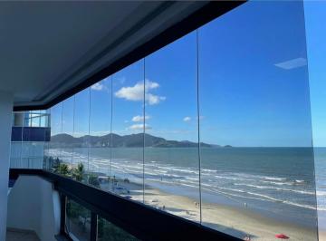 Apartamento de 4 quartos, Itapema · Apartamento de frente para a praia com 4 quartos com ar