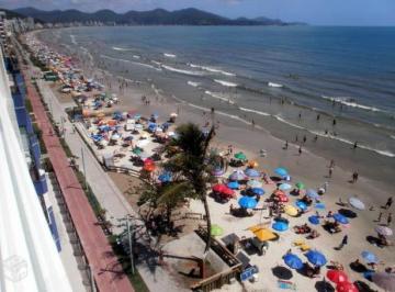 Apartamento de 4 quartos, Itapema · Apartamento luxo de 4 suites climatizado frente para a praia