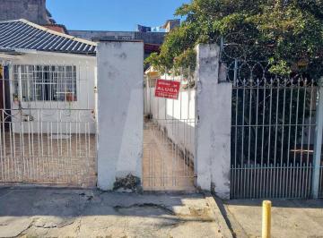 Casa · 35m² · 1 Quarto · Casa com 1 quarto, cozinha e banheiro.