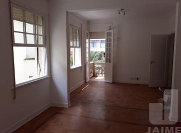 Apartamento · 130m² · 3 Quartos · 1 Vaga · Excelente apartamento com varanda, reformado, próximo ao Shopping Higienopolis.