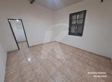 Casa · 30m² · 1 Quarto · Casa com 1 quarto, cozinha e banheiro com os relógios de água e de luz independentes