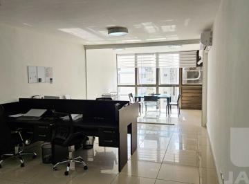 Comercial · 50m² · 1 Vaga · Sala comercial, 1 copa, 1 vaga. Ótima localização.