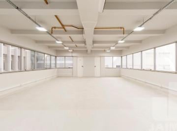 Comercial · 92m² · 2 Vagas · Conjunto comercial com portaria 24hs, ar condicionado central, 6 salas e 2 vagas.