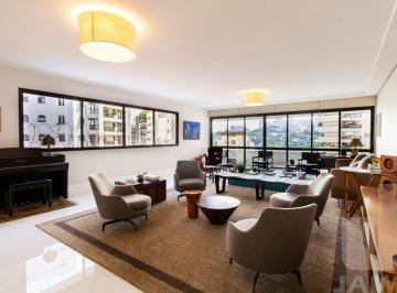 Apartamento · 290m² · 4 Quartos · 5 Vagas · Apartamento reformado com vista exuberante em prédio com lazer completo!