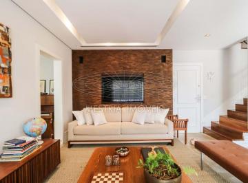Casa · 550m² · 2 Quartos · 3 Vagas · Casa muito gostosa em condomínio fechado, com segurança e estacionamento interno para visita.