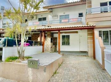 Foto 01 · Sobrado duplex na quadra do mar! 2 suítes, churrasqueira e 2 vagas de garagem privativas.