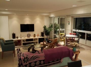 Apartamento de 3 quartos, São Paulo · Apartamento no panamby lindo e completo com vista verde !