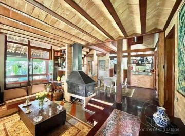 Casa · 364m² · 3 Quartos · 11 Vagas · Casa na Fazendinha - Carapicuíba