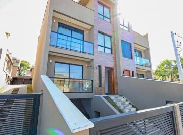 Casa · 69m² · 3 Quartos · 4 Vagas · Sobrado triplex para alugar no Tingui, Curitiba – PR | 3 quartos e 4 vagas de garagem