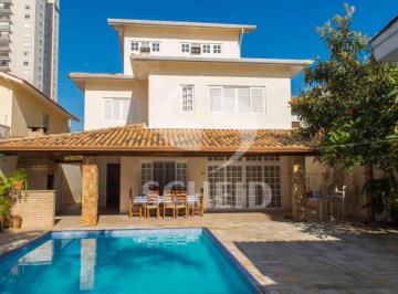 Casa · 414m² · 4 Quartos · 6 Vagas · Linda casa ampla com Piscina e area de churrasqueira, Aquecimento solar em um bairro Nobre de SP.
