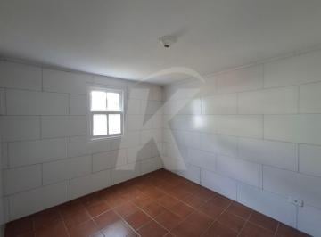 Casa · 25m² · 1 Quarto · Casa com 1 quarto, cozinha, banheiro e área de serviço.