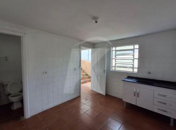 Casa · 25m² · 1 Quarto · Casa com 1 quarto, cozinha, banheiro e área de serviço.