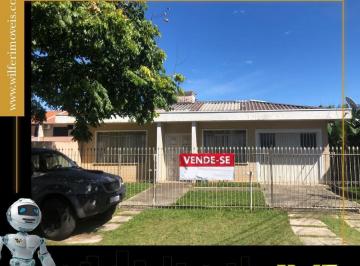 Casa · 250m² · 3 Quartos · 2 Vagas · CASA AMPLA COM 03 DORMITÓRIOS LOCALIZADA NO BAIRRO