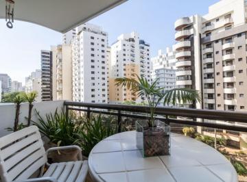 Apartamento · 170m² · 3 Quartos · 3 Vagas · Excelente apartamento ensolarado, em região nobre tranquila e arborizada