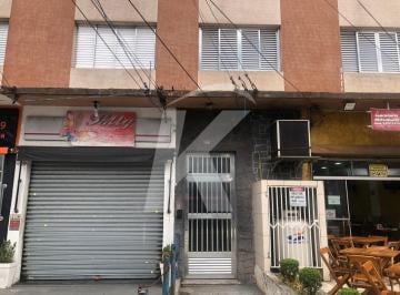 Apartamento · 70m² · 2 Quartos · Apartamento com 2 quartos, sala, cozinha, banheiro e área de serviço.