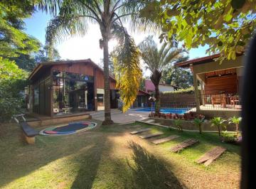 Casa · 350m² · 5 Quartos · 4 Vagas · Casa 05 Suítes, Piscina com Hidromassagem e Paisagismo Encantador