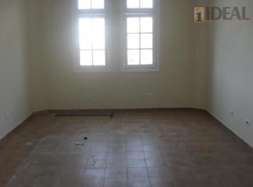 65e60bb63444ad70b859c2aeb16b0e62c217c5a7 · SALA COMERCIAL  NO CENTRO  baixo condominio em andar alto e  com  04 banheiros externos.